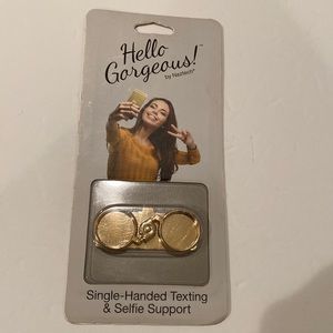 Naztech single-handed texting and selfie support